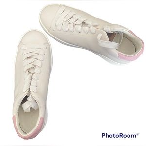 Coach tennis shoes NWOT 💖